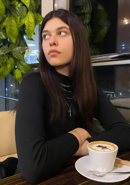 Kira из Днепра, мне 19, познакомлюсь на одну ночь