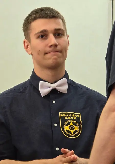 Я Олександр, 19, из Киева, ищу знакомства без обязательств