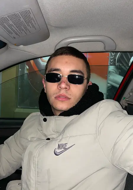 Я Владислав, 20, знакомлюсь для вирта в Донецке