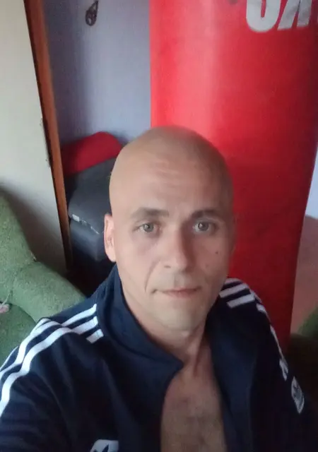 Слава из Чернигова, мне 36, познакомлюсь на одну ночь