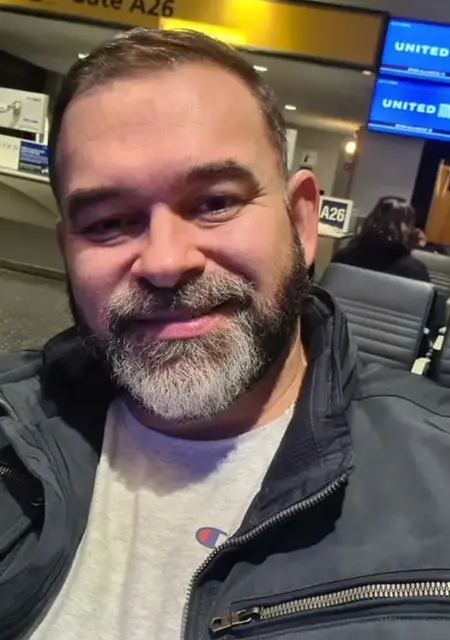 Emin Kenneth из Киева, мне 50, познакомлюсь для открытые отношения