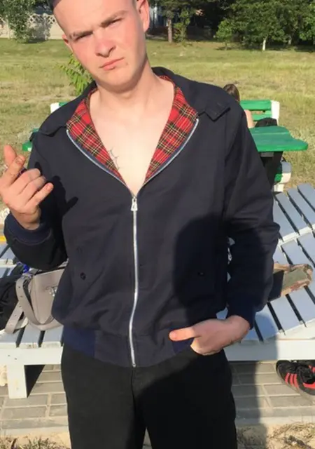 Я Ваня, 18, знакомлюсь для постоянных отношений в Барановичах