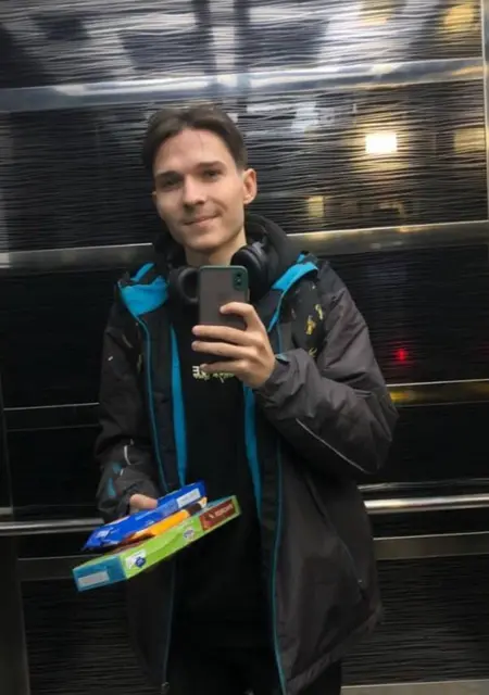 Андрій з Львова, мені 22 років, познайомлюсь для приємного проведення часу