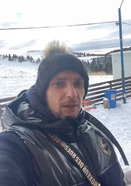 Valentin из Тырговиште, ищу на сайте знакомства на одну ночь