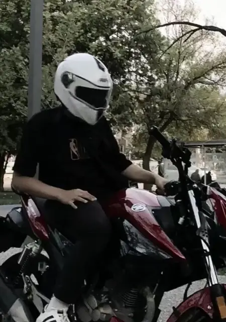 Muhammet Enes из Кырыккале, мне 23, познакомлюсь для открытые отношения