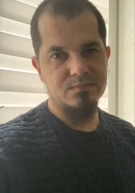 Вячеслав из Харькова, мне 31, познакомлюсь для приятного времяпровождения