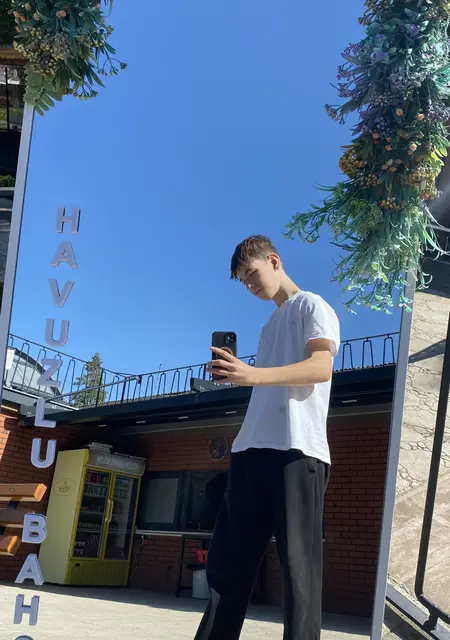 Я Taha, 25, знакомлюсь на одну ночь в Карабюк