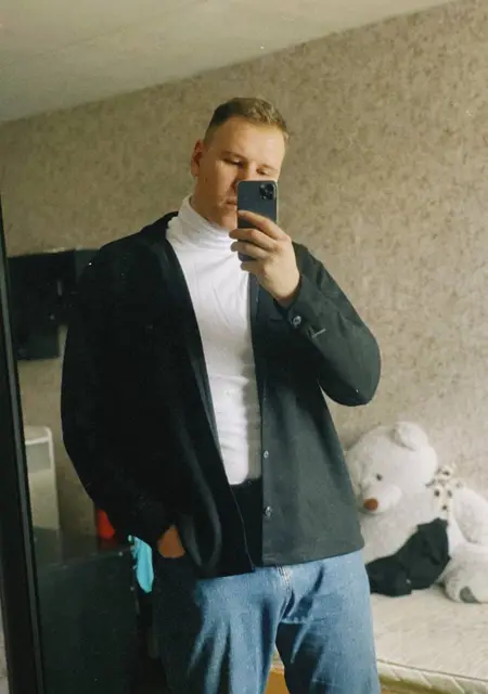 Александр из Столина, мне 24, познакомлюсь для приятного времяпровождения