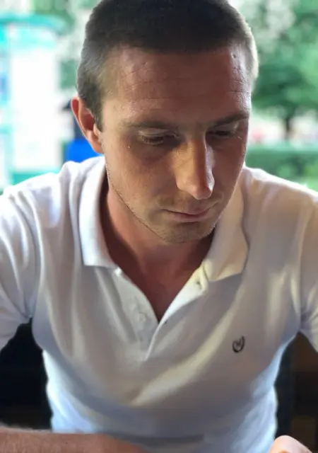 Олег из Харькова, мне 35, познакомлюсь без обязательств