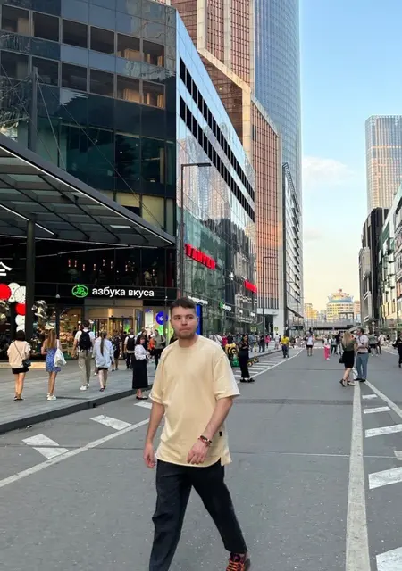 Danil из Амстердама, мне 29, познакомлюсь без обязательств