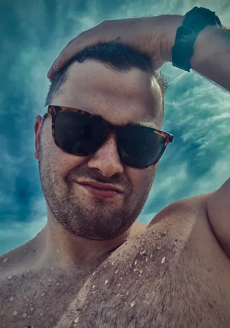 Alejandro из Овьедо, мне 26, познакомлюсь на одну ночь