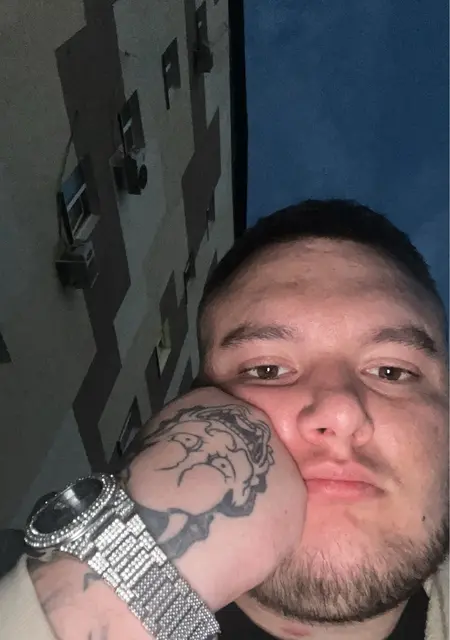 Я Роман, 21, знакомлюсь для вирта в Каменском