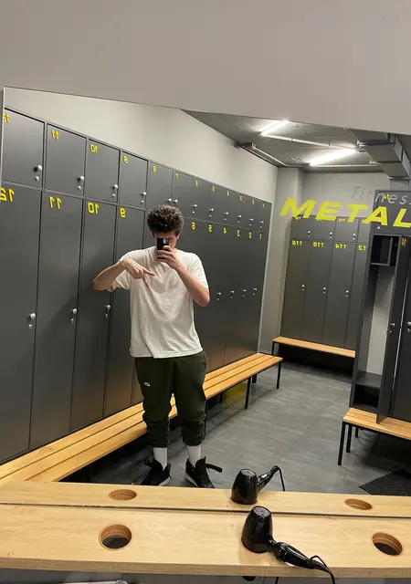 Я Stas, 20, из Львова, ищу знакомство для дружбы