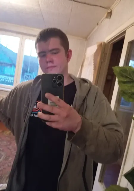 Александр из Постав, мне 24, познакомлюсь для общения