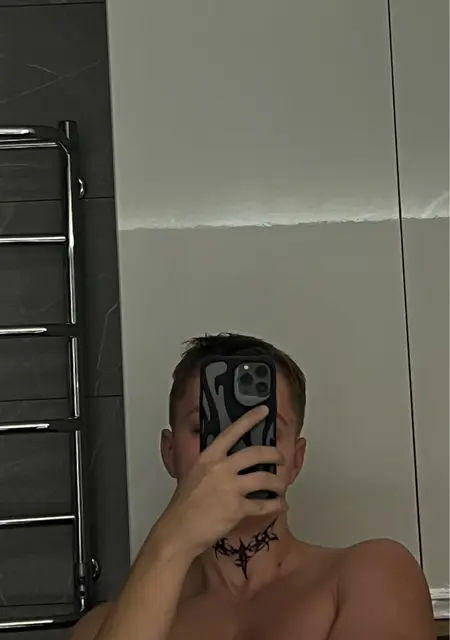 Роман з Кропивницького, мені 19 років, познайомлюсь для постійних стосунків