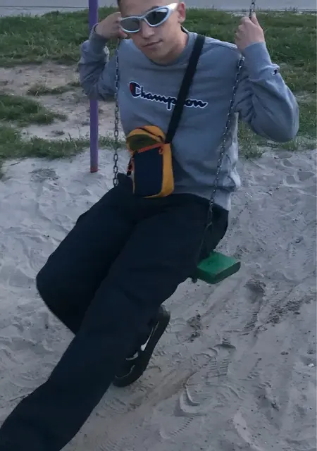 Я Захар, 19, знакомлюсь на одну ночь в Пинске