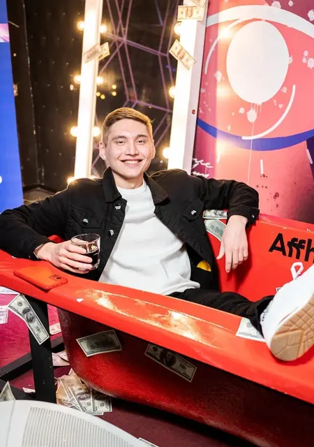 Ринат из Таллина, мне 26, познакомлюсь для вирта