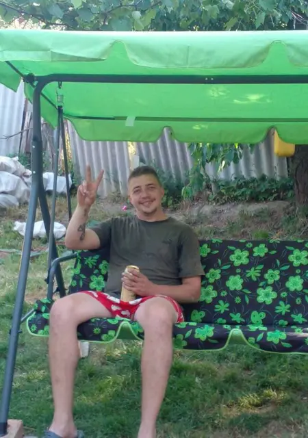 Я Юрій, 30 років з Чернівців, шукаю знайомства без зобов'язань