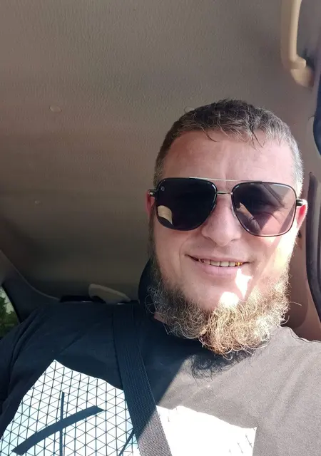 Я Роман, 38 років, знайомлюсь без зобов'язань у Маріуполі