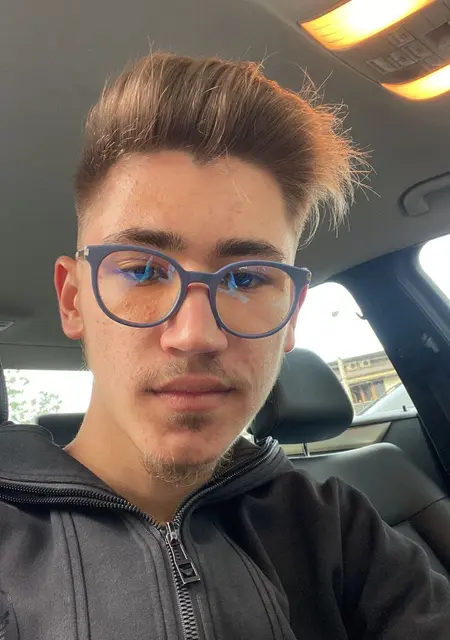 Andreik из Бухареста, ищу на сайте открытые отношения