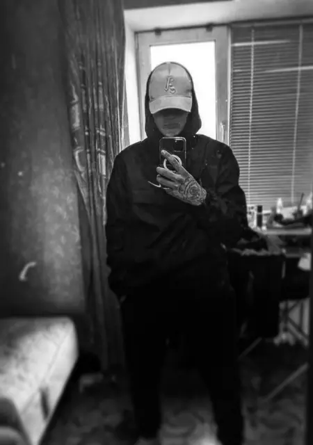 Паша з Запоріжжя, мені 20 років, познайомлюсь на одну ніч