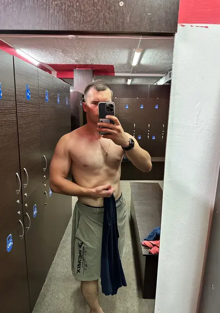 Я Иван, 26, из Луганска, ищу знакомство для дружбы