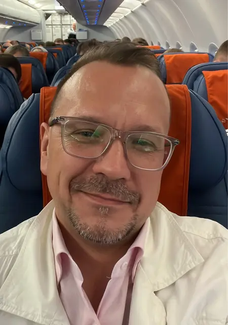 Вячеслав из Амстердама, мне 50, познакомлюсь для постоянных отношений