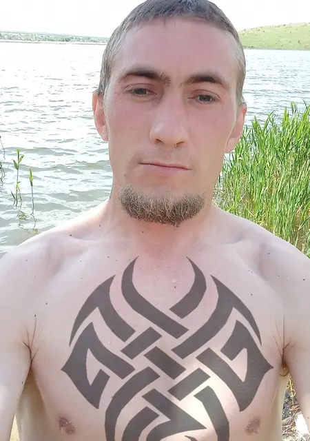 Я Валентин, 28, из Краматорска, ищу знакомства без обязательств