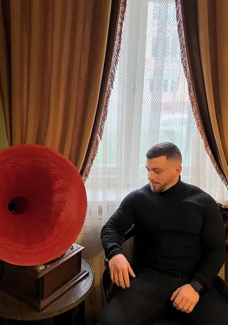 Ivan из Кентербери, ищу на сайте знакомства на одну ночь