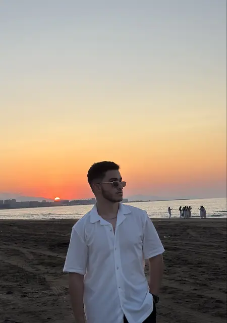 Миша из Риги, ищу на сайте знакомства на одну ночь