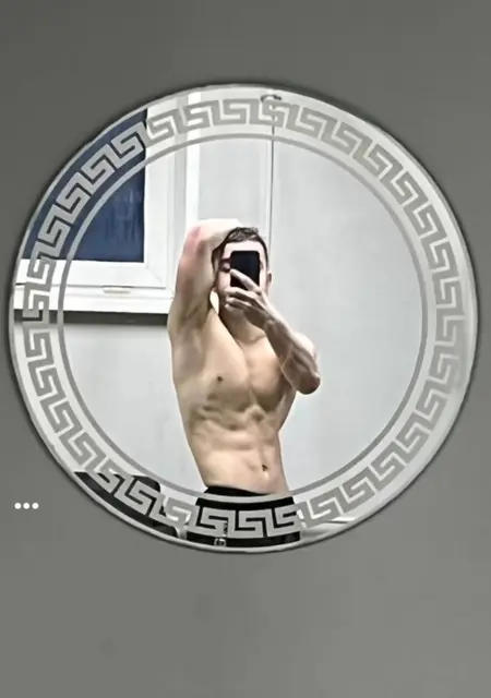 Maks from London, looking for one-night stand