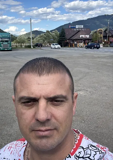 Я Vasyl, 43, из Варшавы, ищу знакомства без обязательств