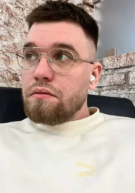 Александр из Берлина, мне 27, познакомлюсь для приятного времяпровождения