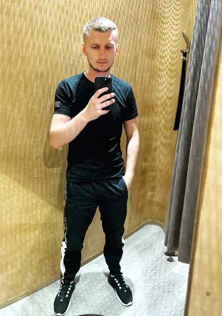 Я Vitalik, 27, знакомлюсь для общения в Комрат