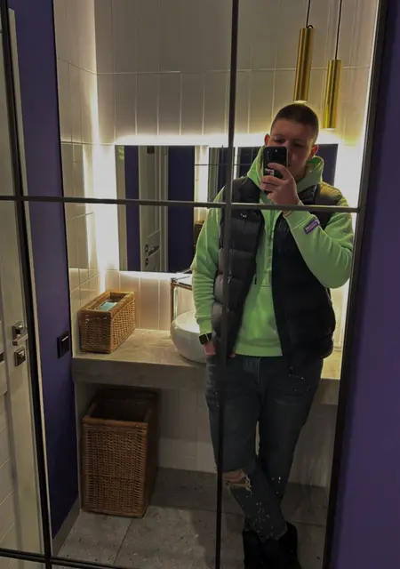 Vlad з Кропивницького, мені 23 років, познайомлюсь для вірт