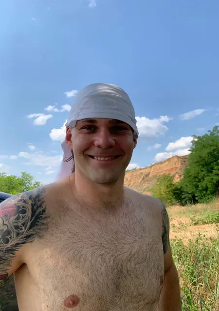 Олександр з Херсона, шукаю на сайті спілкування