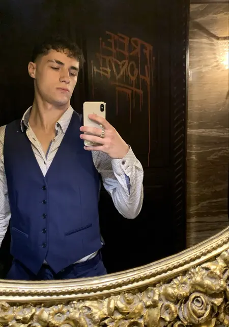 Я Nazar, 18, из Тернополя, ищу знакомство для приятного времяпровождения