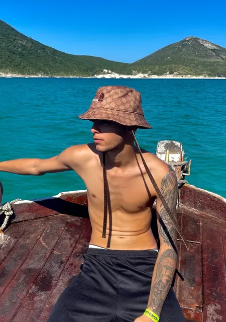 Я Nycolas, 19, из Кампу-Гранди, ищу знакомство для общения