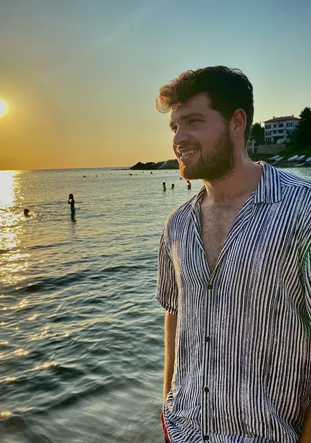 Я Batuhan, 26, знакомлюсь для общения в Анкаре