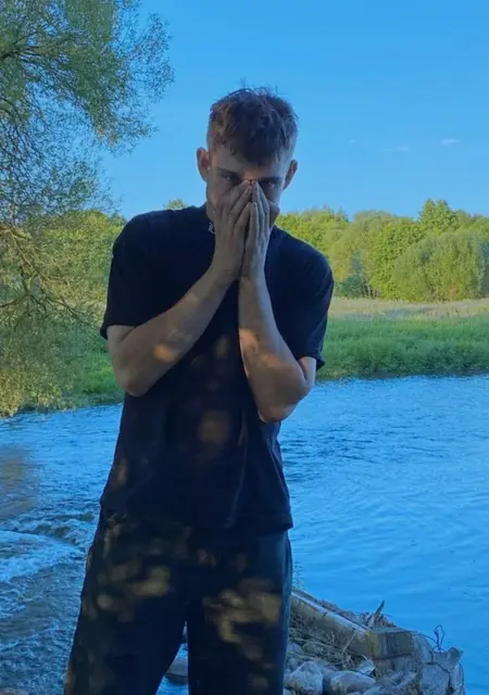 Я Kirill, 22, из Дятлово, ищу знакомство для постоянных отношений