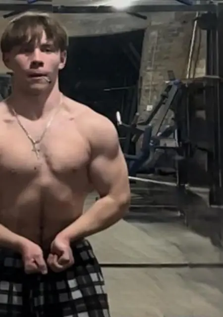 Андрей з Львова, мені 18 років, познайомлюсь на одну ніч