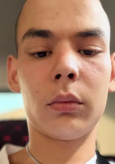 Soy Yevgeny, 19 años, conociéndome para lío de una noche en Madrid