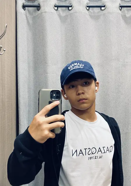 Раййан из Алматы, мне 18, познакомлюсь на одну ночь