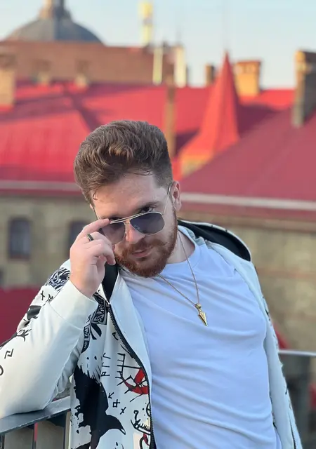 Игорь з Миколаєва, мені 28 років, познайомлюсь для спілкування