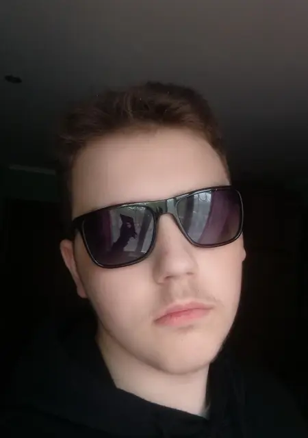 Я Ярослав, 20 років, знайомлюсь на одну ніч у Черкасах