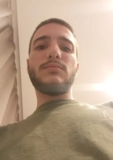 Leon из Еревана, ищу на сайте знакомства на одну ночь