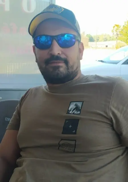 Soy Fernando, 37 años de Madrid, busco conocer gente para lío de una noche