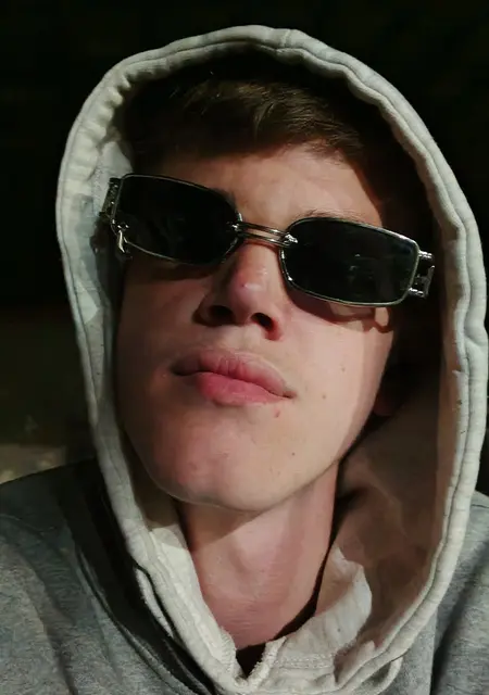 Я Стас, 19 років, знайомлюсь для вірт у Житомире