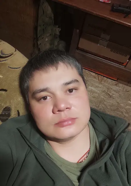 Саша з Маріуполя, шукаю на сайті знайомства без зобов'язань