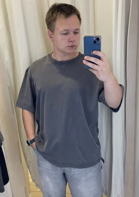 Я Вадим, 19, из Гомеля, ищу знакомства на одну ночь